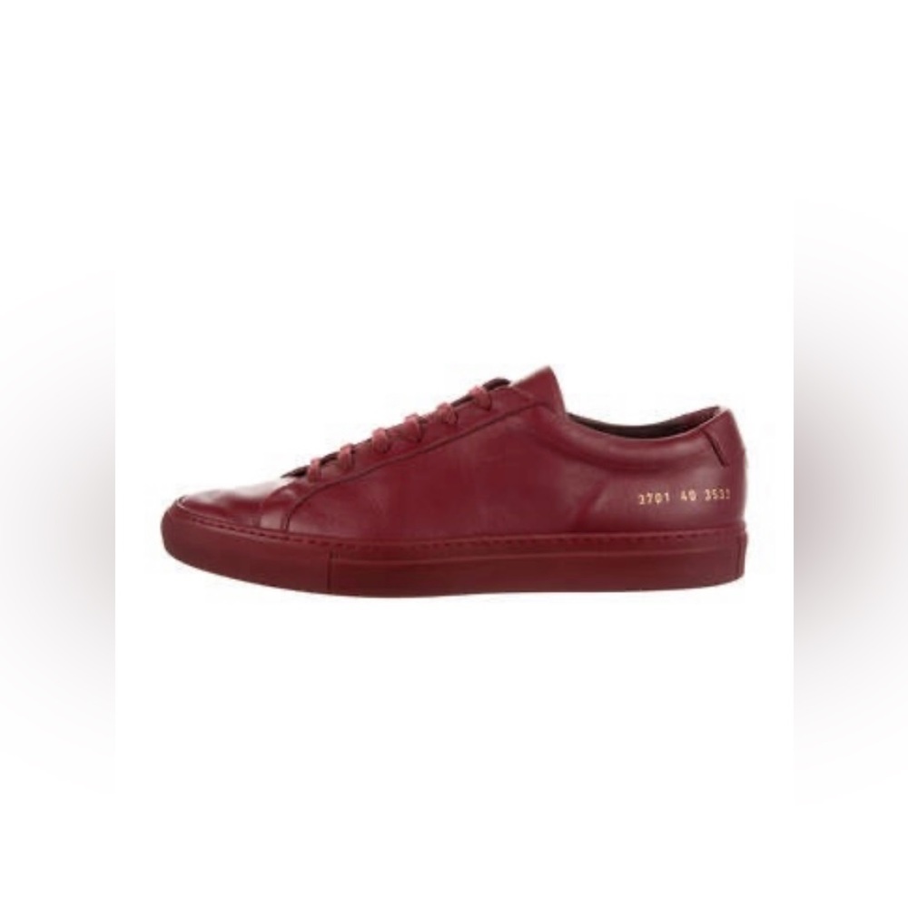 Common projects, maroon color sneakers